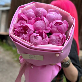 Розовые пионы