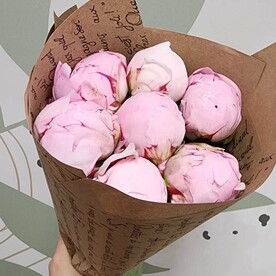 7 пионов