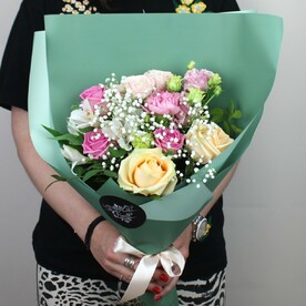 Роза, Роза кустовая, Лизиантус Эустома, Гипсофила, Диантус, Писташ, Крафт