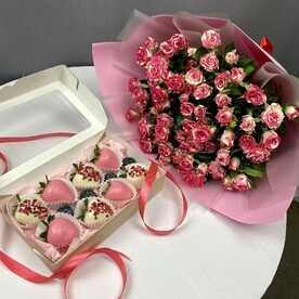 Подарочный набор из кустовой розы «Фаерворкс» и клубники в шоколаде «Розовый»00142