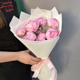 Букет из 7 пионов розовых