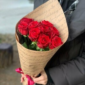 Красные розы в конверте
