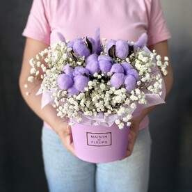 Коробочка с хлопком и гипсофилой