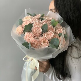 Диантусы кремовые с эвкалиптом