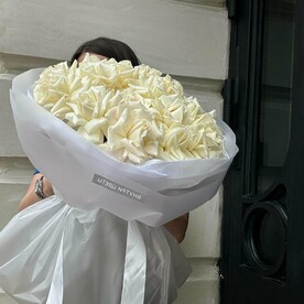 Букет из 15 белых французских роз