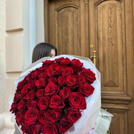 Букет из 51 красной розы
