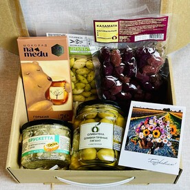 «Наслаждение вкусом» гастрономический подарок с оливками и шоколадом на меду