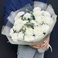 Трепетные чувства — хризантемы и эвкалипт 🤍🌿💫