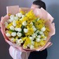 Большой букет из 101 белого тюльпана и мимоз